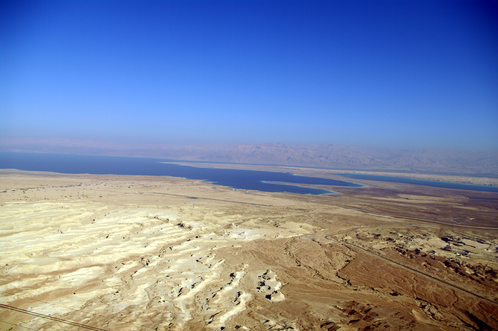 Вид на Мертвое море с крепости Масада. Говорят,