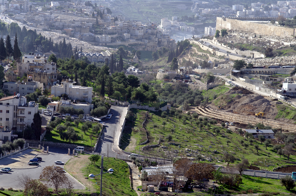 Тут начинается Геенна Огненная - ущелье, пересекающее всю