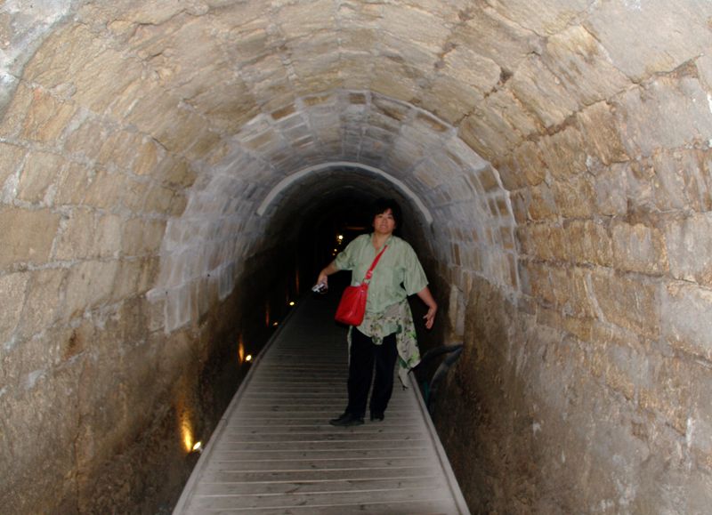 Акко. туннель тамплиеров. По этому подземному ходу, ведущему