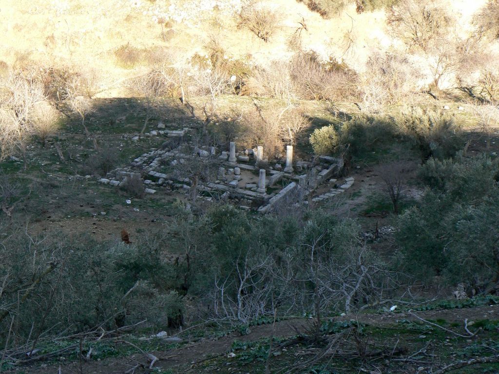 Остатки древней синагоги в долине ручья Гуш-Халав.