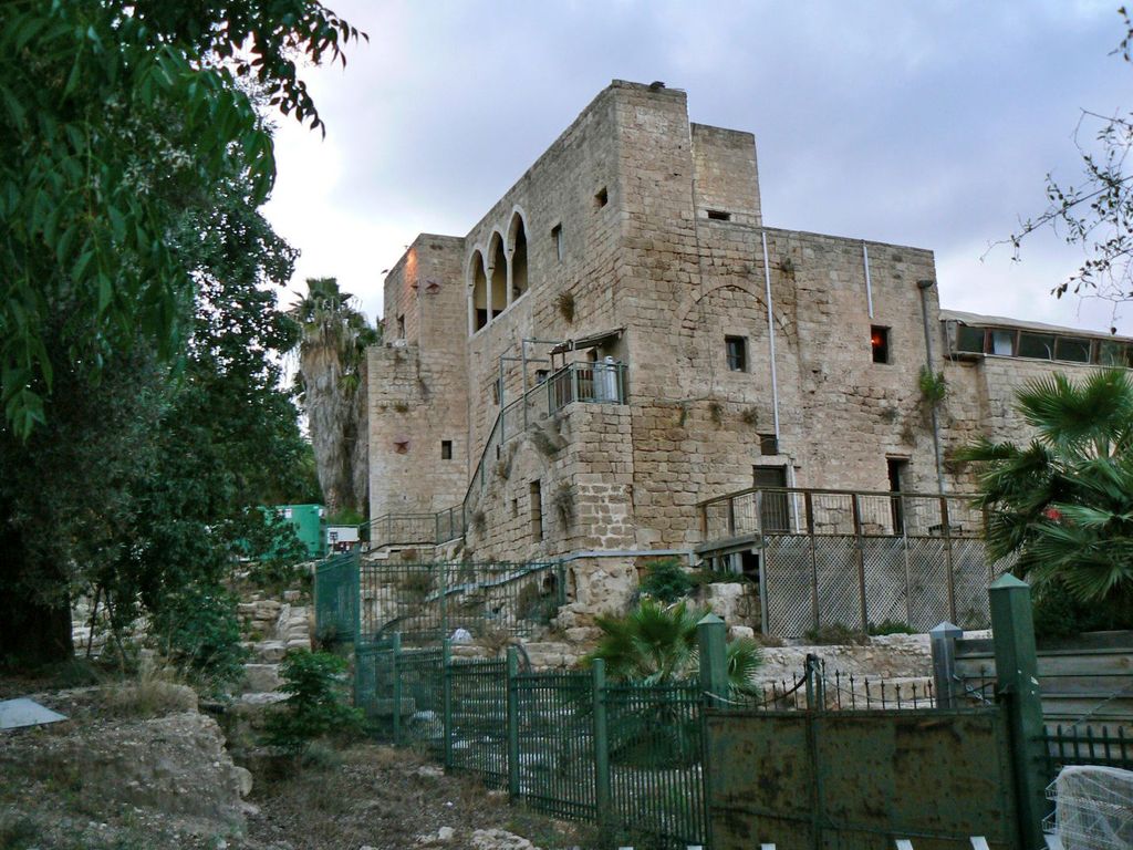 Замок Оттоманского периода в парке Жаботинского(Шуни).