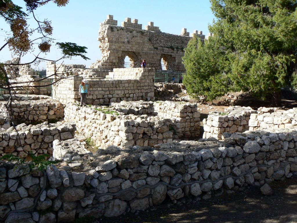 Раскопки на территории крепости Бейнар-Баши.