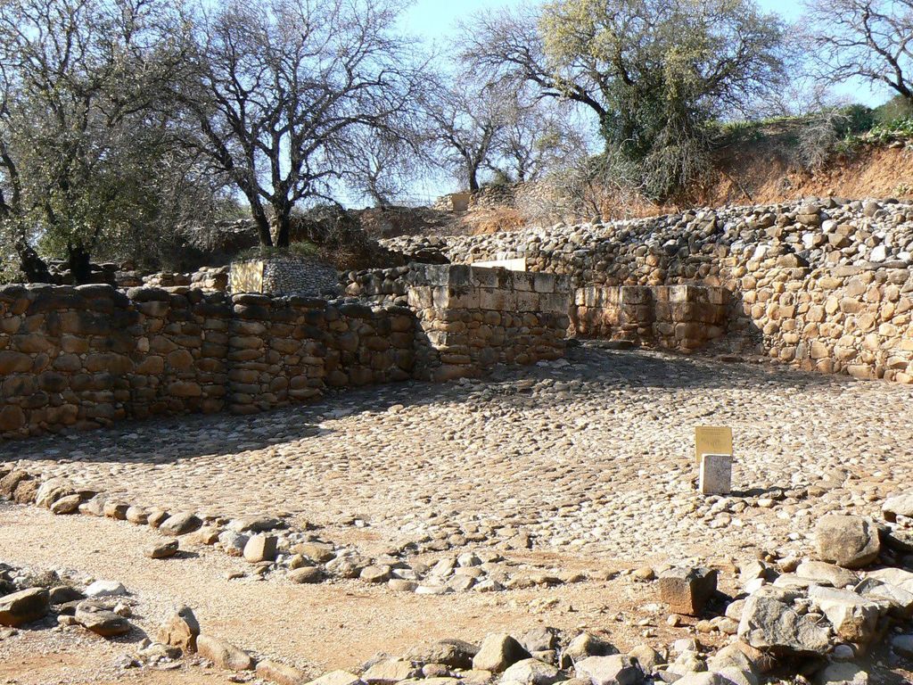 Площадь перед воротами в древний израильский город Дан.