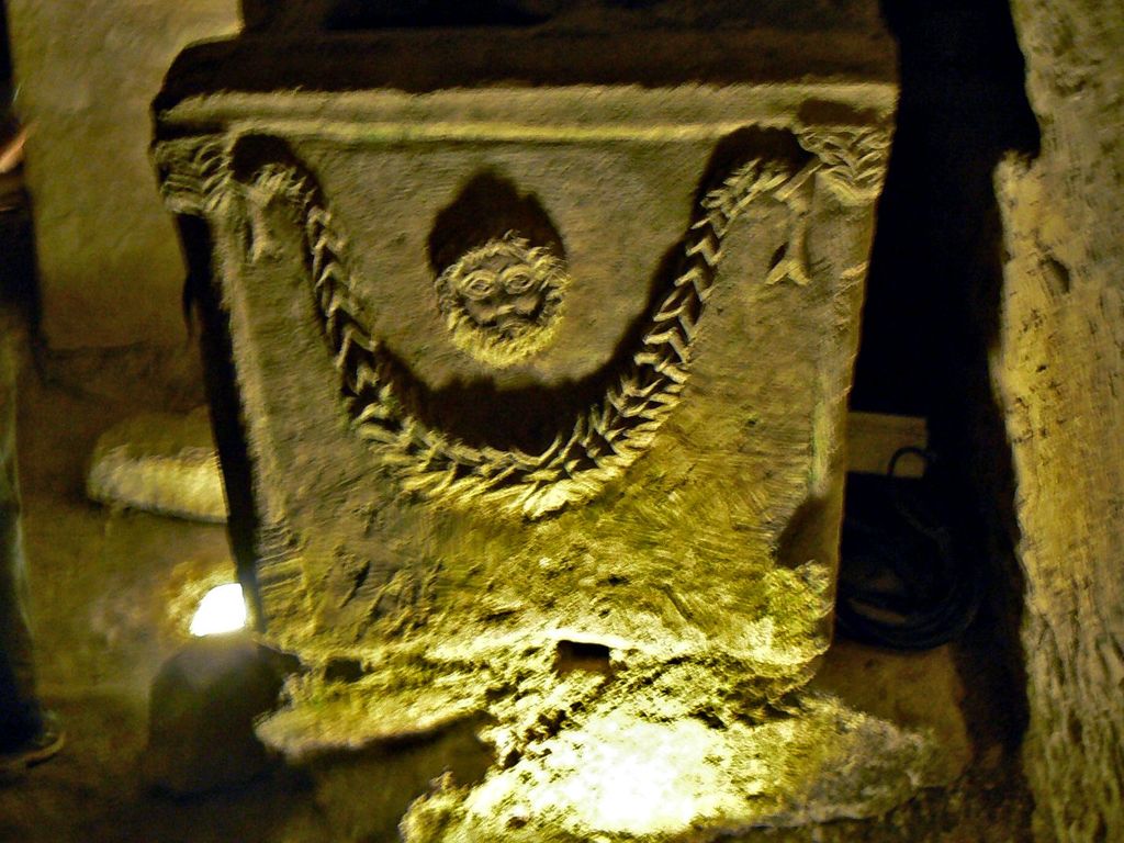 Бейт Шеарим. Украшение на саркофаге.