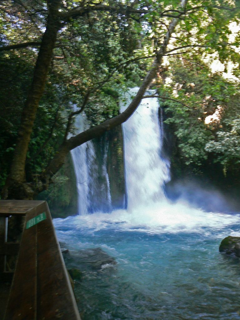 Водопад Баниас.