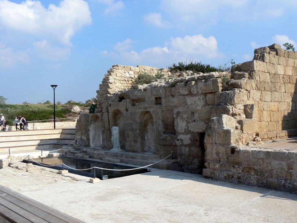 Кейсария. Нимфион.