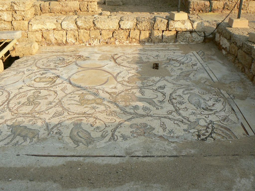 Кейсария. Мозаичный пол в римском доме.