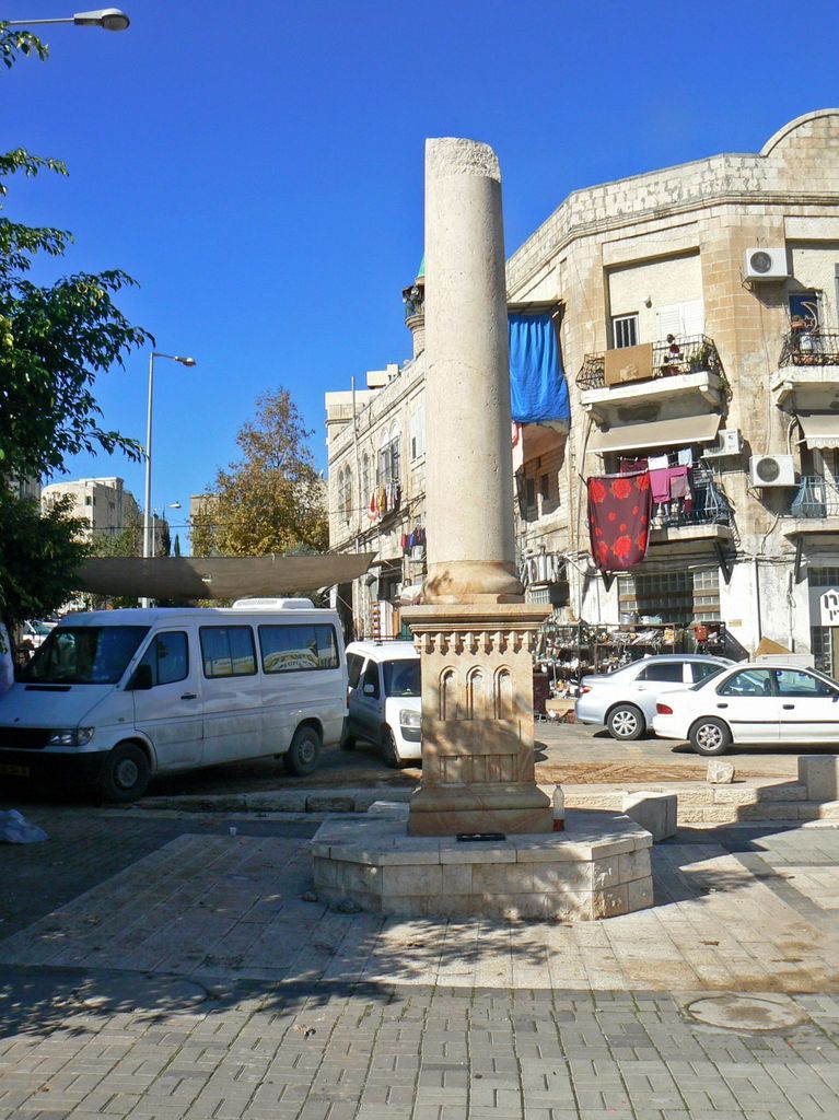 Хайфа. Обелиск королю Фейсалу.