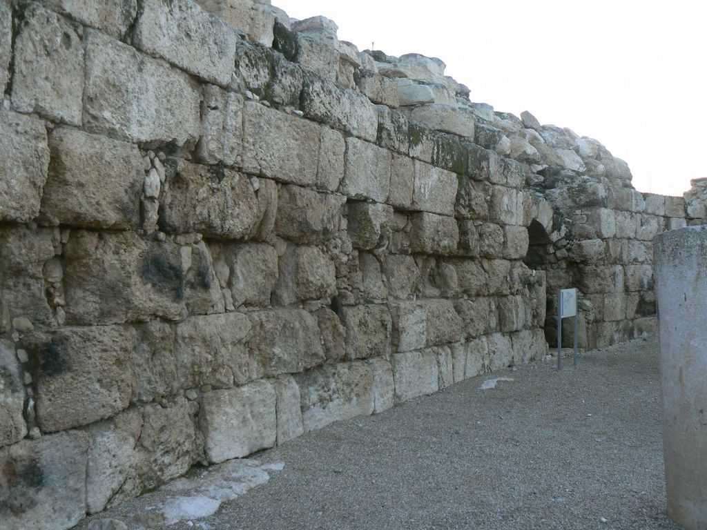 Стены амфитеатра Бейт Гуврина.