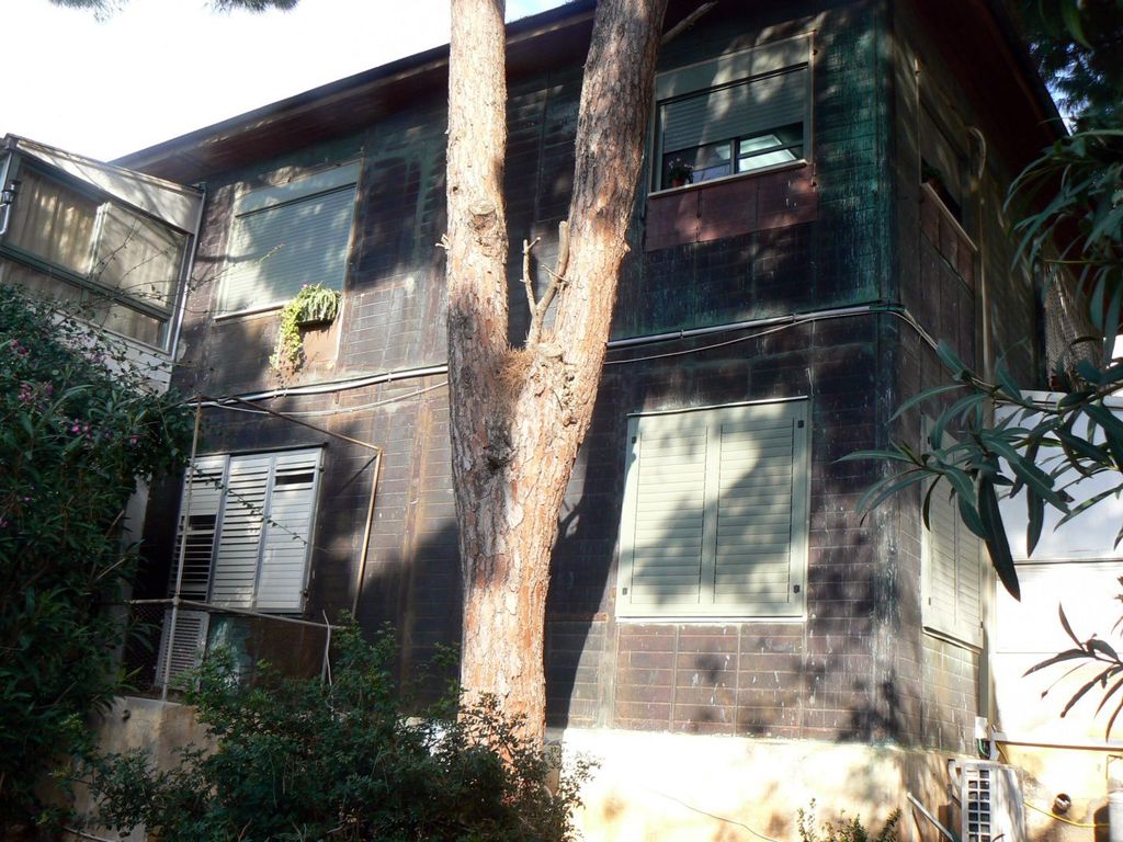 Хайфа. Медный дом.