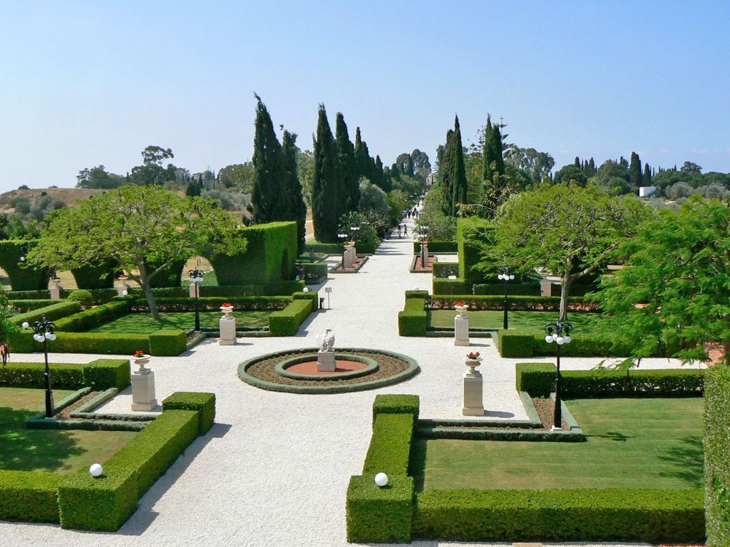 Бахайские сады в Акко. Вид с на главную