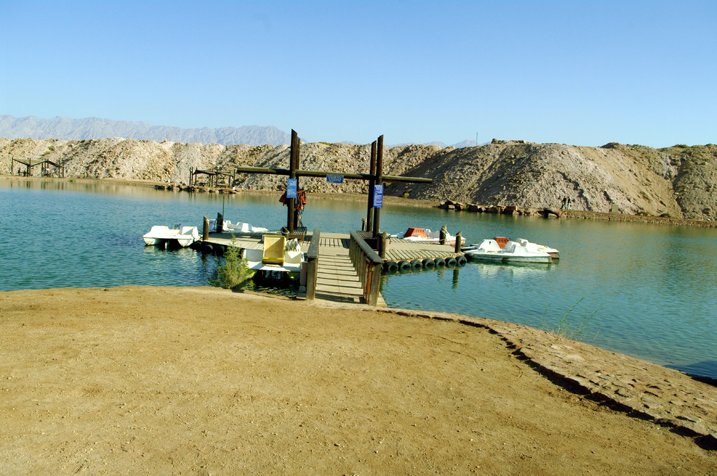 Искусственное озеро Тимна. Воду сюда закачивают из старых