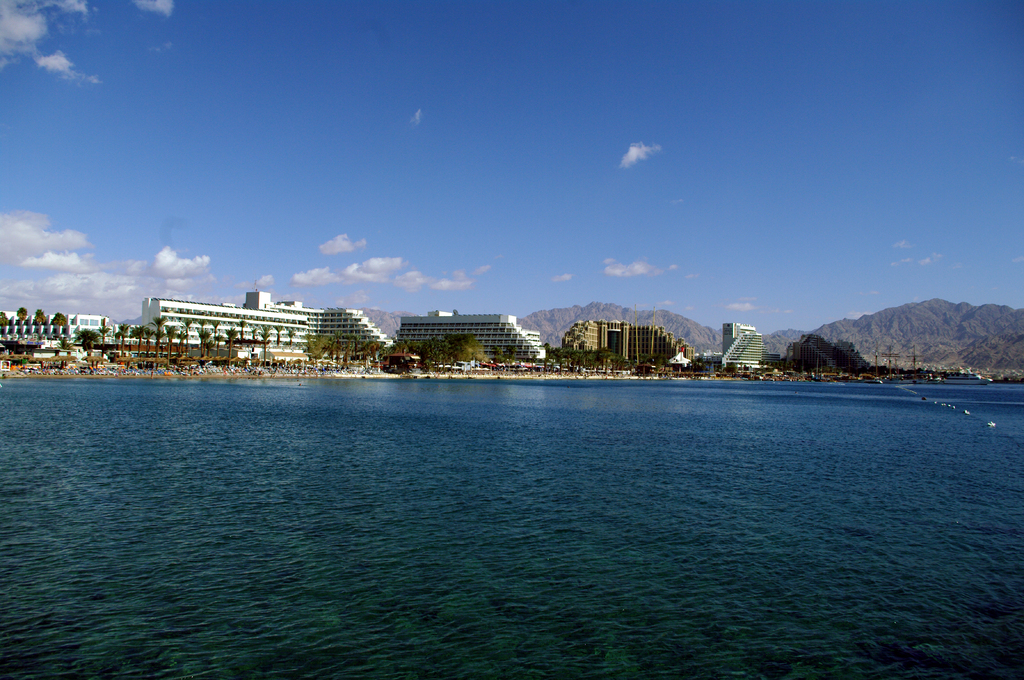 Вид Эйлата со стороны Акабского (Эйлатского) залива.
