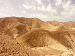 Суровый пейзаж Иудейской пустыни