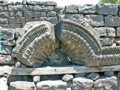 Арка шкафа для хранения свитков Торы в древнем Коразиме.