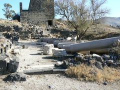 Сусита. Колонны базилики.