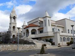 Новая маронитская церковь в поселении Гуш-Халав.