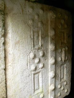 Бейт Шеарим. Одна из дверей в погребальную пещеру.