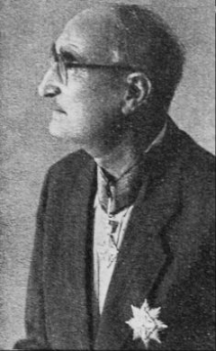 Фотография А.Берлуцци из журнала Terra Santa за ноябрь 1957 г. А.Барлуцци - высший офицер Ордена за заслуги перед Итальянской Республикой.
